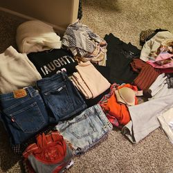 Woman clothes small / medium