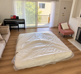 Leesa Original King Size Memory Foam Mattress – Excellent Condition - $199 (Santa Monica)