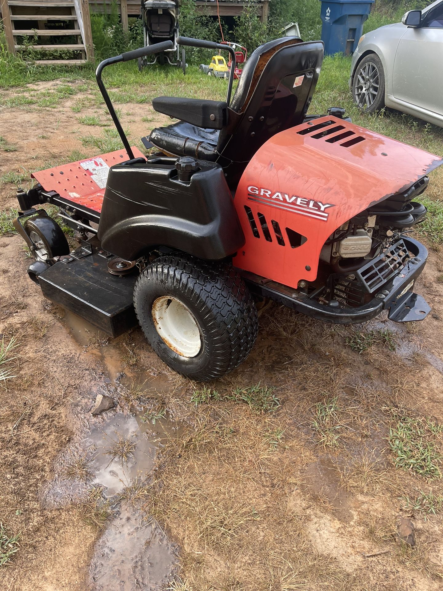 Gravely ZT2048 Zero turn Lawn Mower