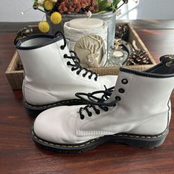 Men’s Dr. Martens White Sz. 12 Lace-up Boots  ! Worn Twice 