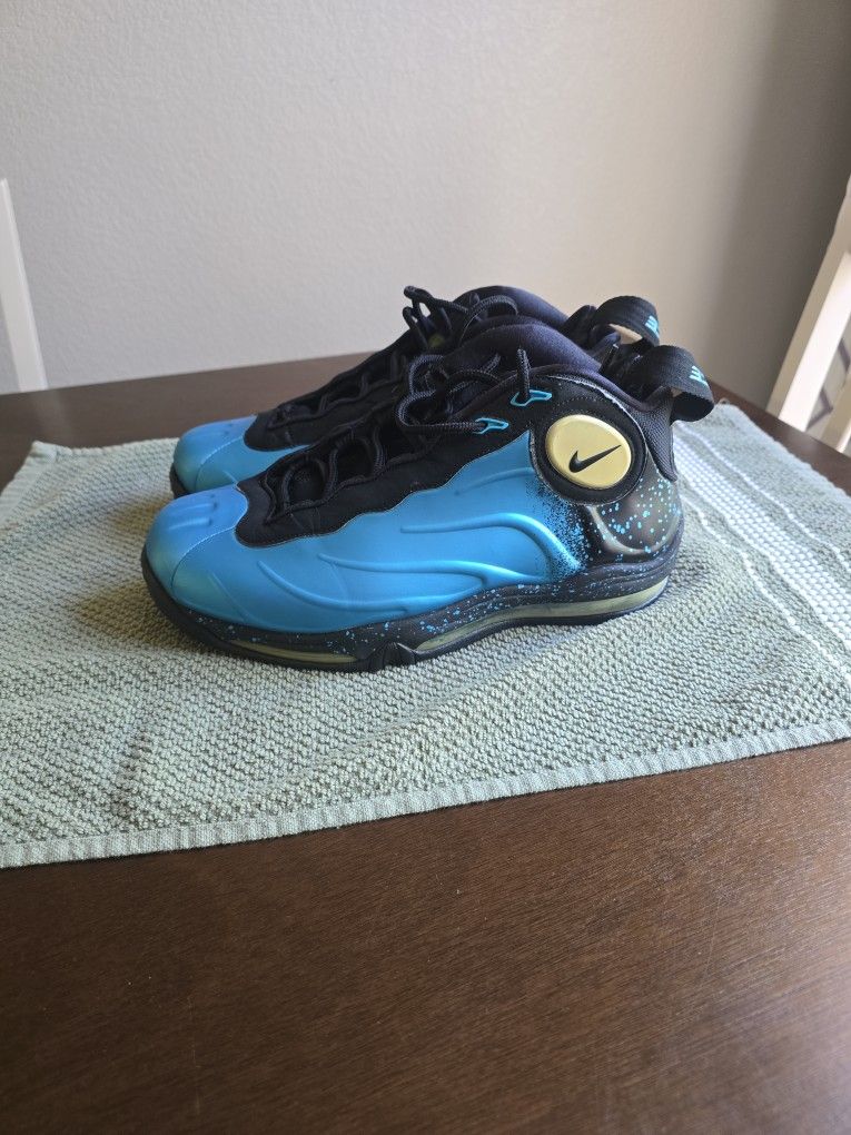 Nike Total Foamposite (TIM DUNCAN) Size 9