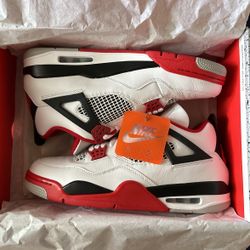 Jordan 4 Fire Red - Size 11