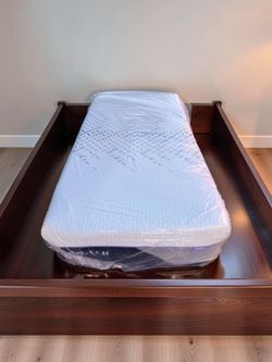 Free Delivery - Nectar Luxe Twin Mattress - Retail $999 - Like New Condition