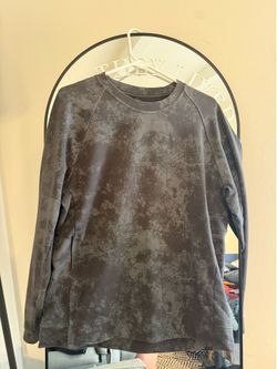 Lululemon men’s crew neck sweater