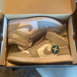 Air Jordan 1 “College grey”