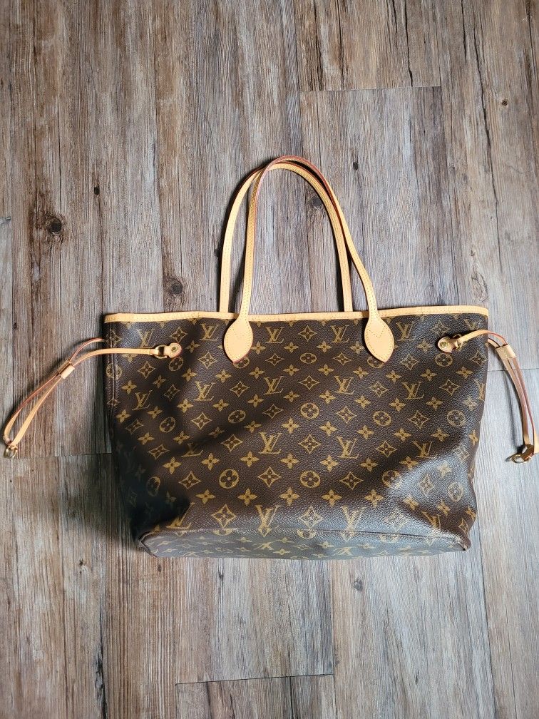 Louis Vuitton Neverfull MM (Authentic)