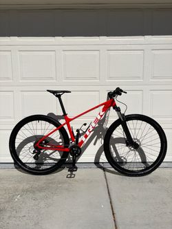 Trek marlin mountain bike/mtb M/L 29er