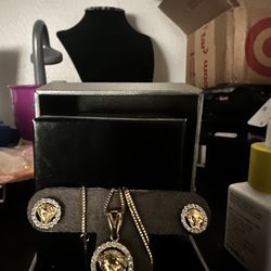 10karat Versace Gold Chain