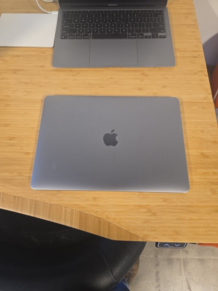 Apple MacBook Pro 3.5GHz i5 16GB 512GB SSD 13" MPXV2 2017