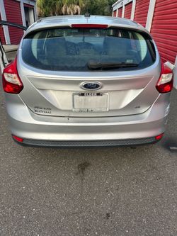 2012 ford focus partout