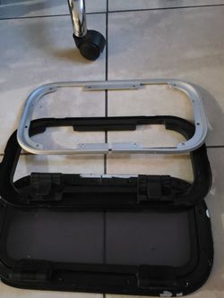 Lewmar Portlight hatch