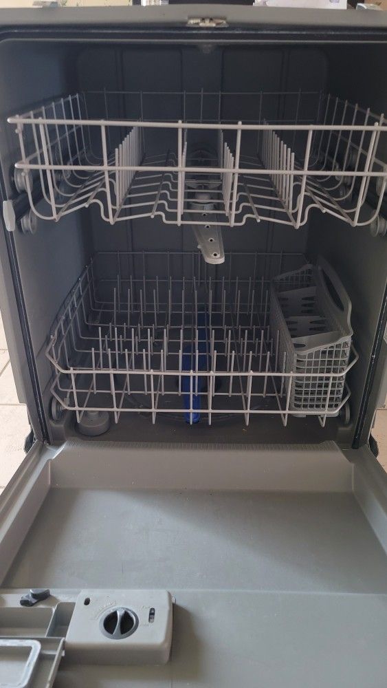 Black Dishwasher Fridaire 