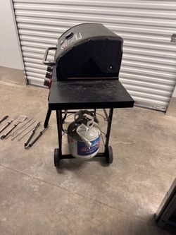 Black Propane Gas Grill on Wheels