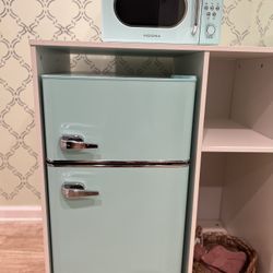 Mini fridge & Microwave Combo