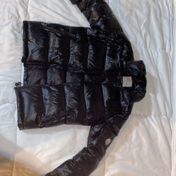 MONCLER PUFFER JACKET SMALL