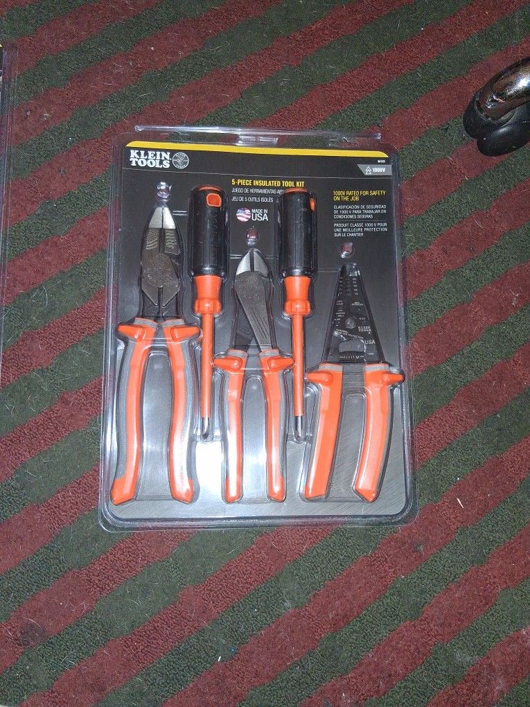 5 Piece Insulated Tool Kit