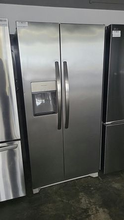 Frigidaire Side‑by‑Side Fridge – Stainless, Ice & Water