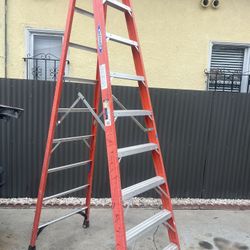 Escalera de 10 pies de fibra de vidrio buenas condiciones muy barata