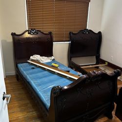 Twin Sleigh Bed