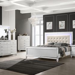 Floor Display 4 Pc Queen Bedroom Set
