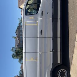 2018 White Ford transit 