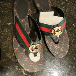 Gucci Size 10, Slides