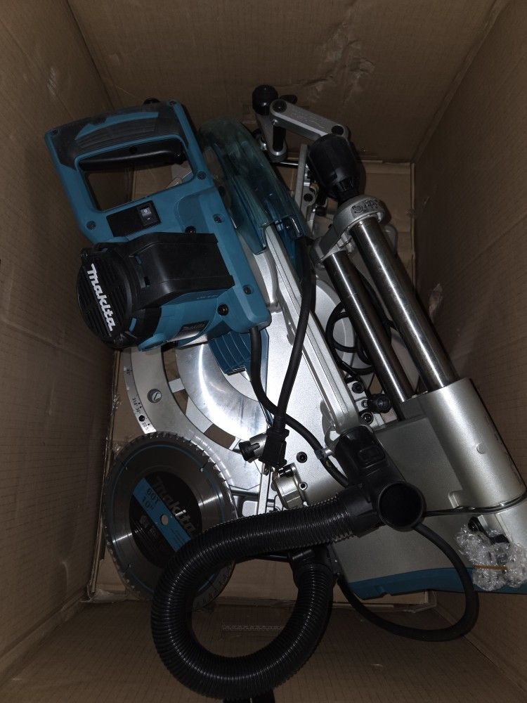 Makita 12inch Double Bevel Mitter Saw