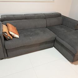 REDUCED: Sectional Sofa – Right Chaise + Pull‑Out Bed + Adjustable Headrests