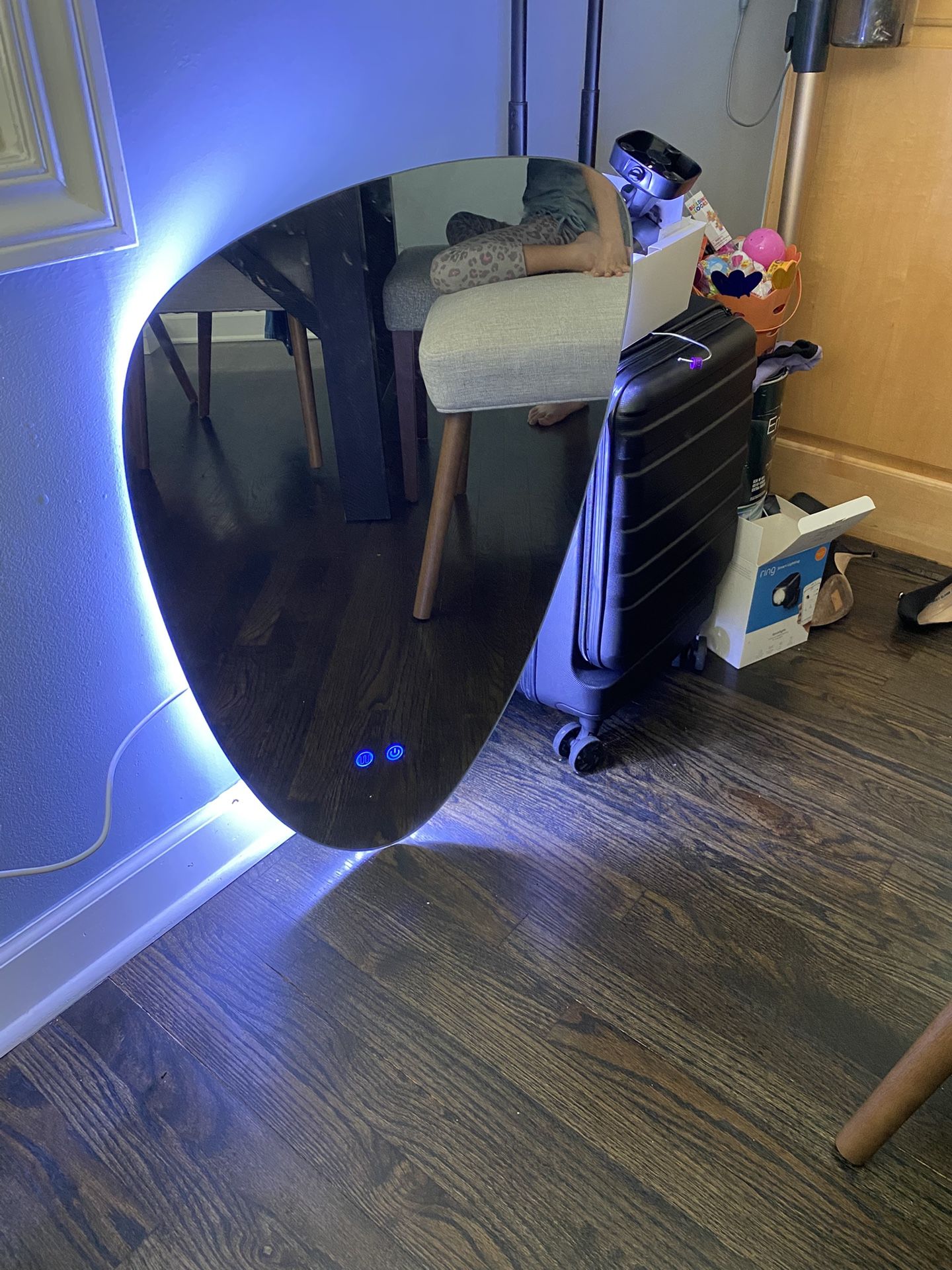 L.e.d mirror with a defogger