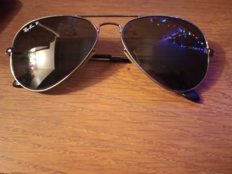 Ray Ban Sunglasses By Luxottica 