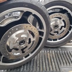 Harley Davidson Rims And Tires $400