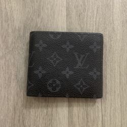 Men’s Louis Vuitton & Gucci Wallet 