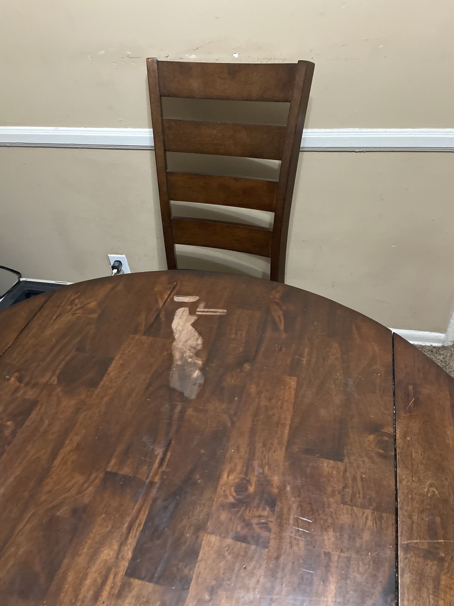 Table & Chairs