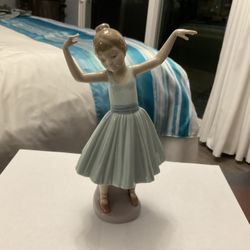 LLADRO FIGURINE 