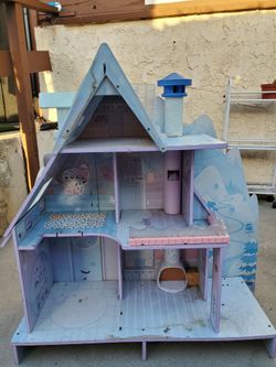 LOL Surprise Winter Disco Chalet Dollhouse