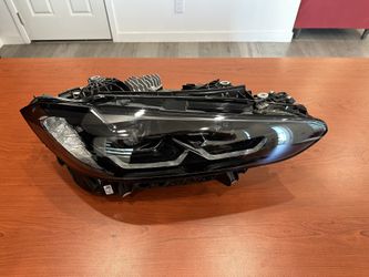 21-23 BMW M3 RIGHT HEADLIGHT