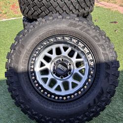 New KMC Chevy Silverado Tacoma 285/70/17 Used Tires 
