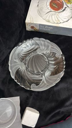 Sea breeze Frosted Glass Round 2 Pc Chip & Dip Serving Tray