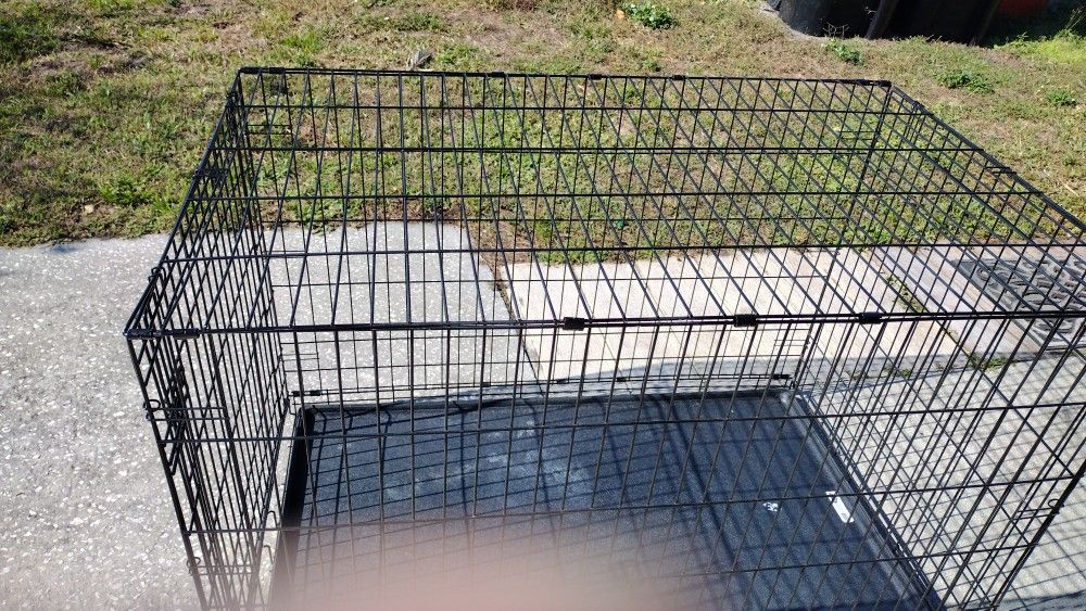 Extra -Large Dog Cage Black Wire In Good Condition!