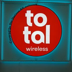 Total Wireless Edge: Get the Latest Phones for $0 Down