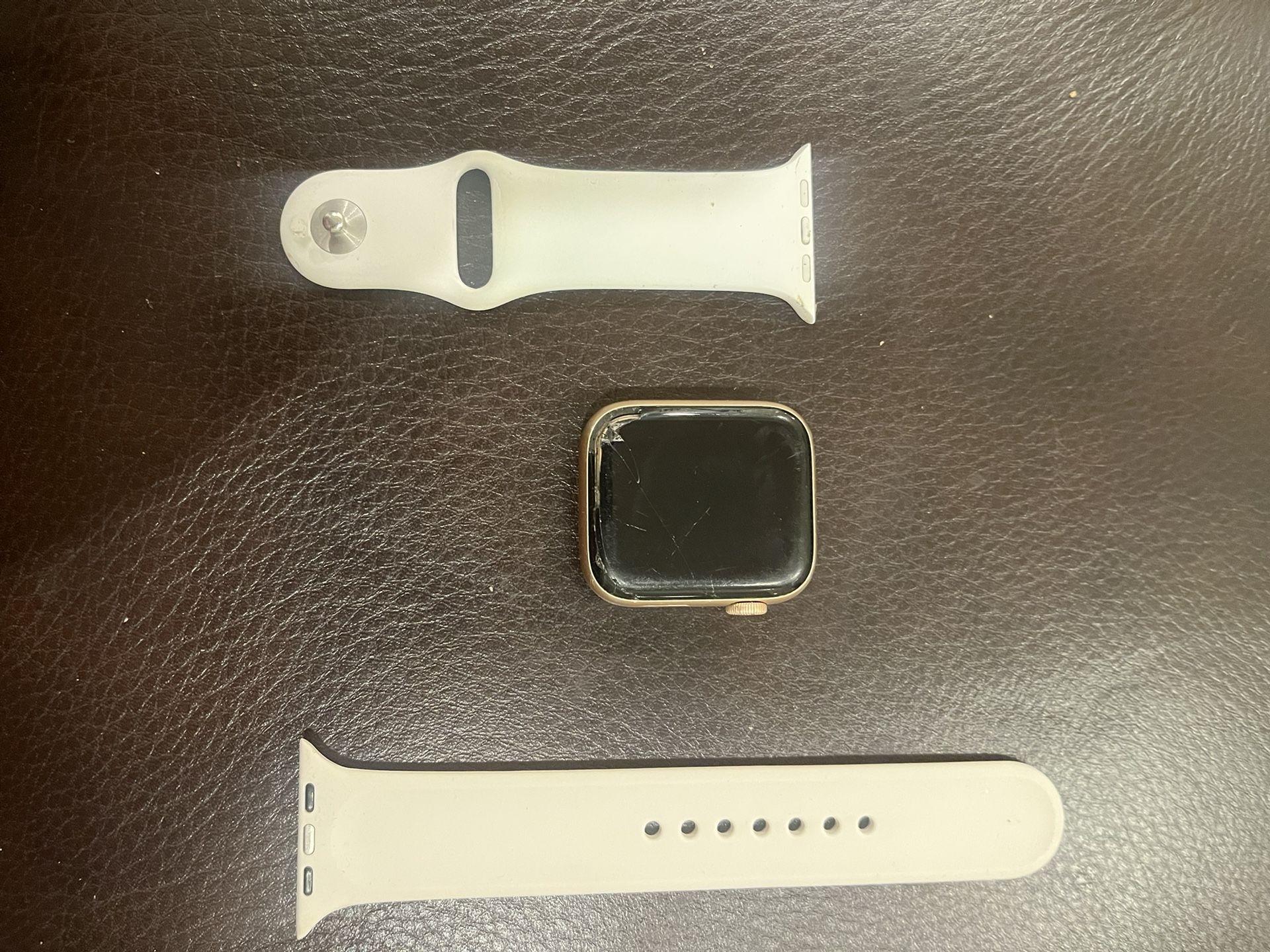 Apple Watch Series 4 With Band (44 mm)
