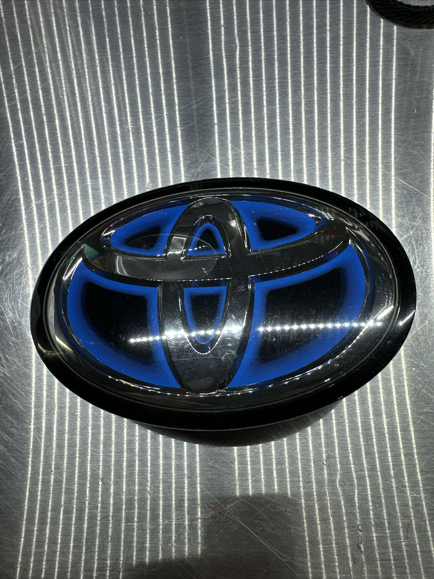 Toyota Genuine Pre-Collision Grill Emblem 53141-47030 For Prius / C-HR / RAV4 (Used, Japan)