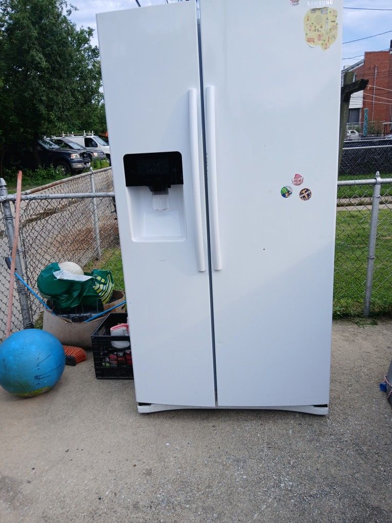 Refrigerator