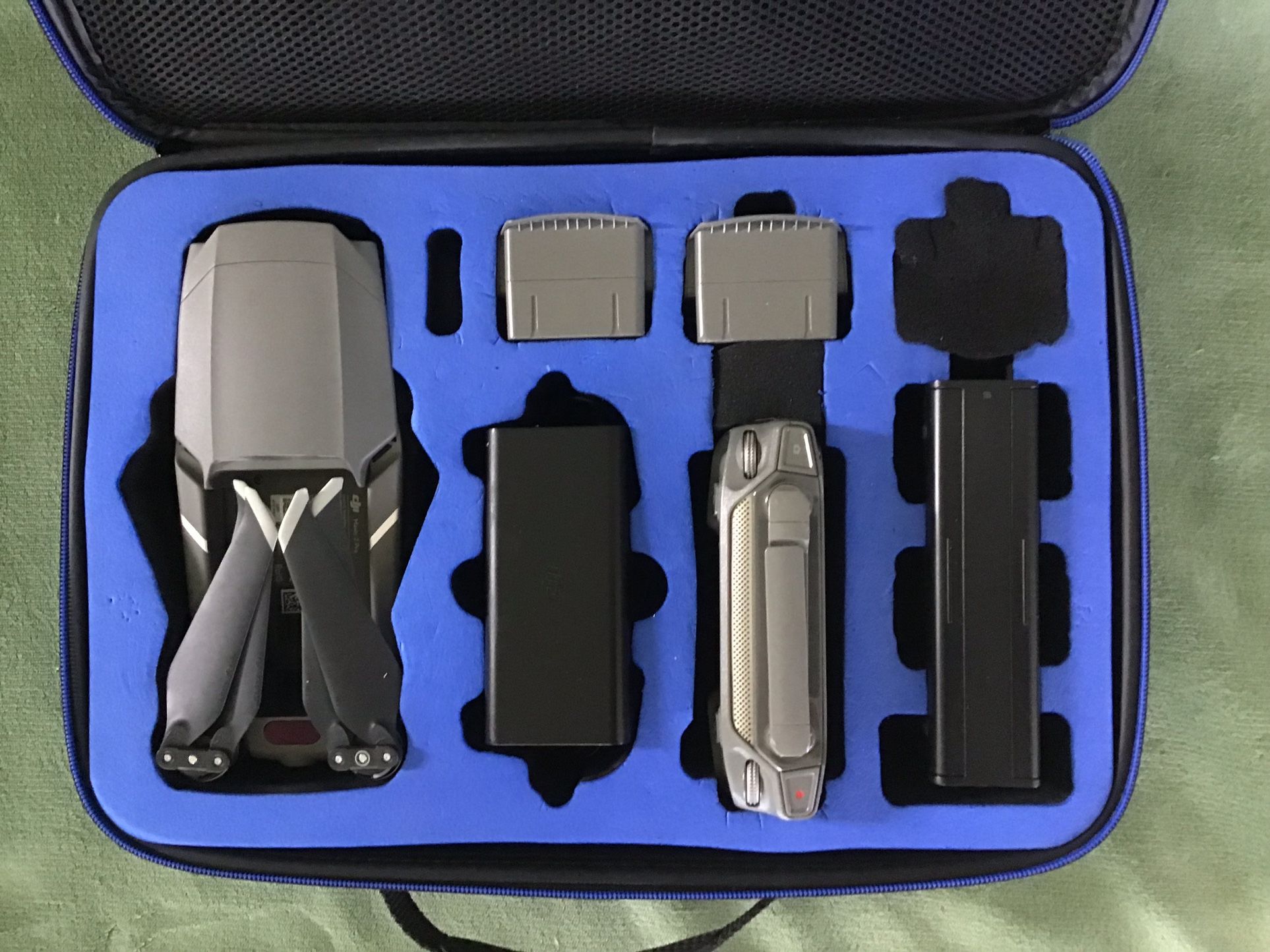 DJI Mavic 2 Pro Combo with Hasselblad 4K/20mp Camera New Cond. Free Shipping /No Sales Tax