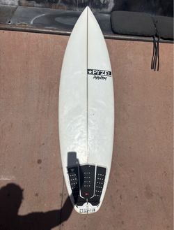 Pyzel phantom 5’9 surfboard