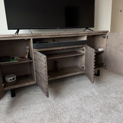 Modern Wood Media Console / TV Stand – Excellent Condition