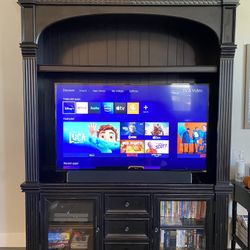 RC Wiley Venezia Entertainment Center 