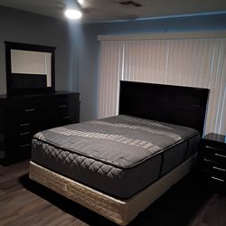 Queen Size Bedroom Set