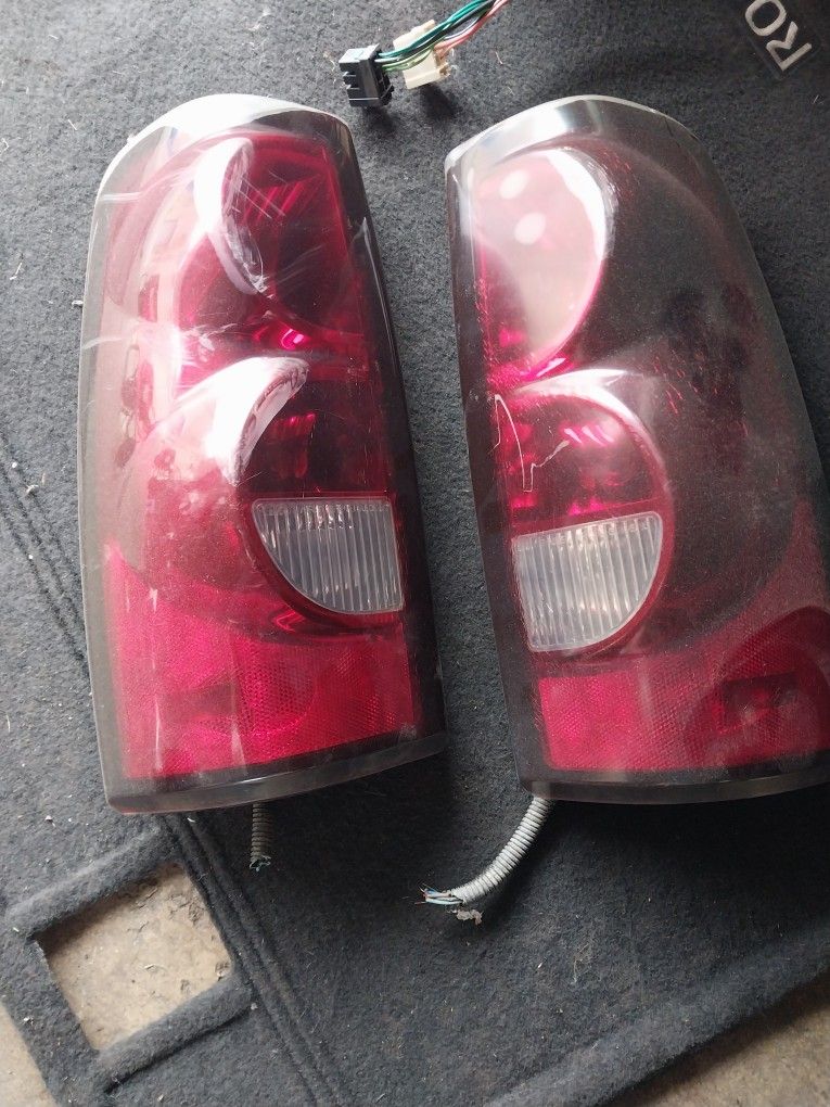 CHEVY SILVERADO TAIL LIGHTS $60.
