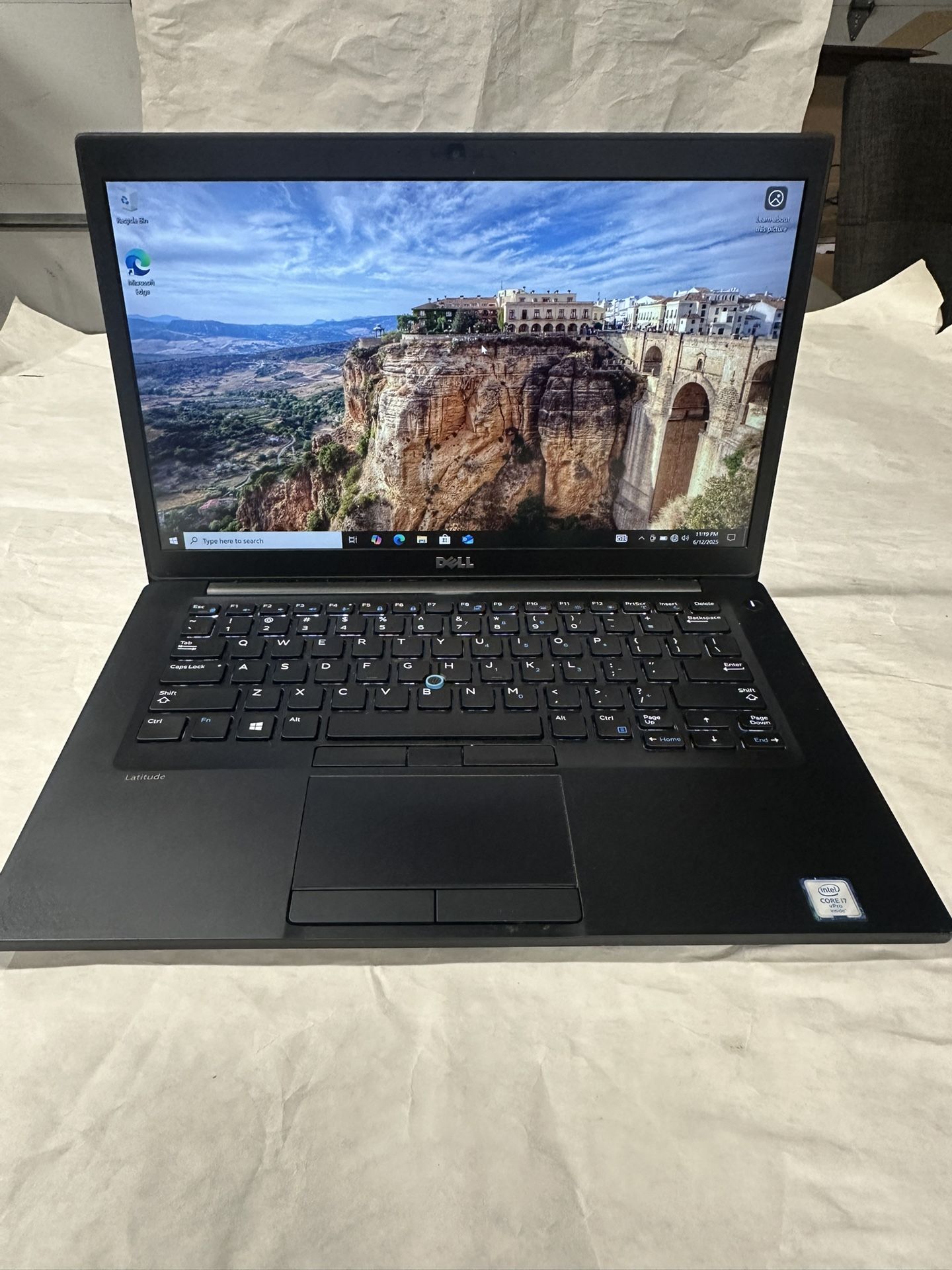 Dell Latitude Laptop 7480 i7 good condition price is firm. Please read description.